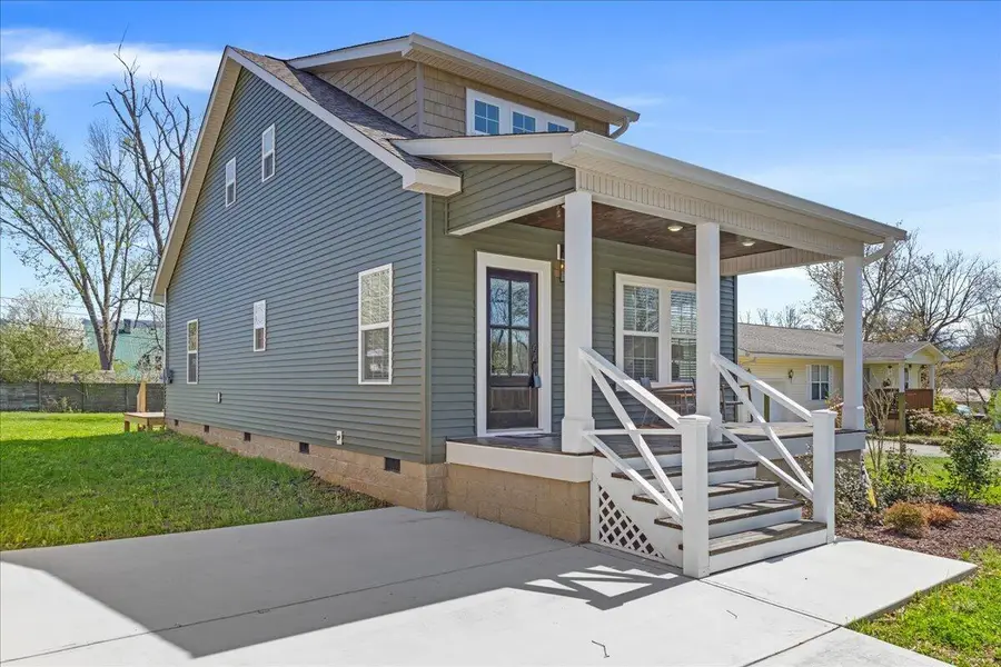 911 Indiana Avenue, Etowah, TN 37331 - #2