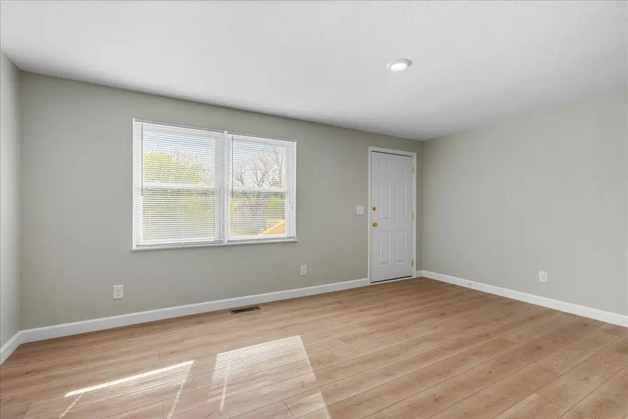 400 N Iowa Avenue, Etowah, TN 37331 - #3