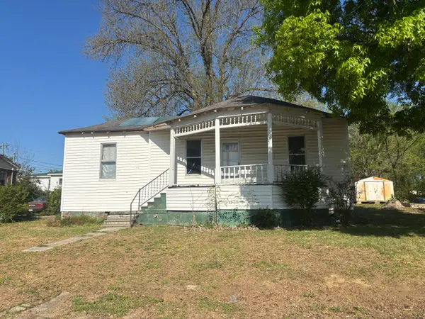 122 Ohio Avenue, Etowah, TN 37331