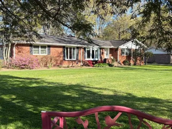 222 Crestwood Drive, Tullahoma, TN 37388