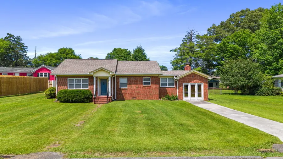 906 Park Avenue Nw, Cleveland, TN 37311 - #2
