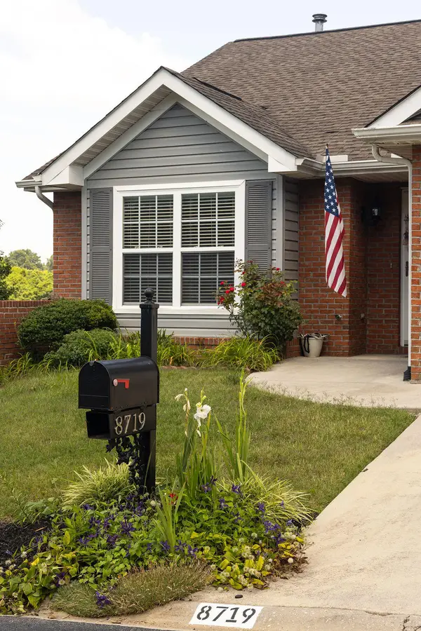 8719 Carriage House Way, Knoxville, TN 37923