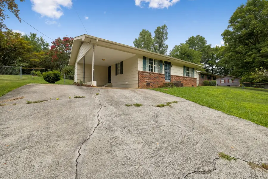 521 E Sunset Drive, Athens, TN 37303 - #2