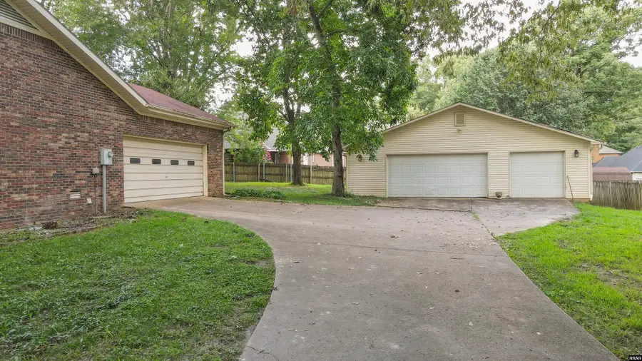 112 Landrum Dr., Martin, TN 38237 - #3