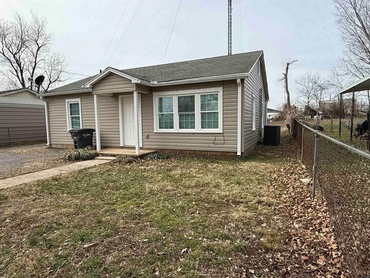 1129 Fourth, Union City, TN 38261 - #1