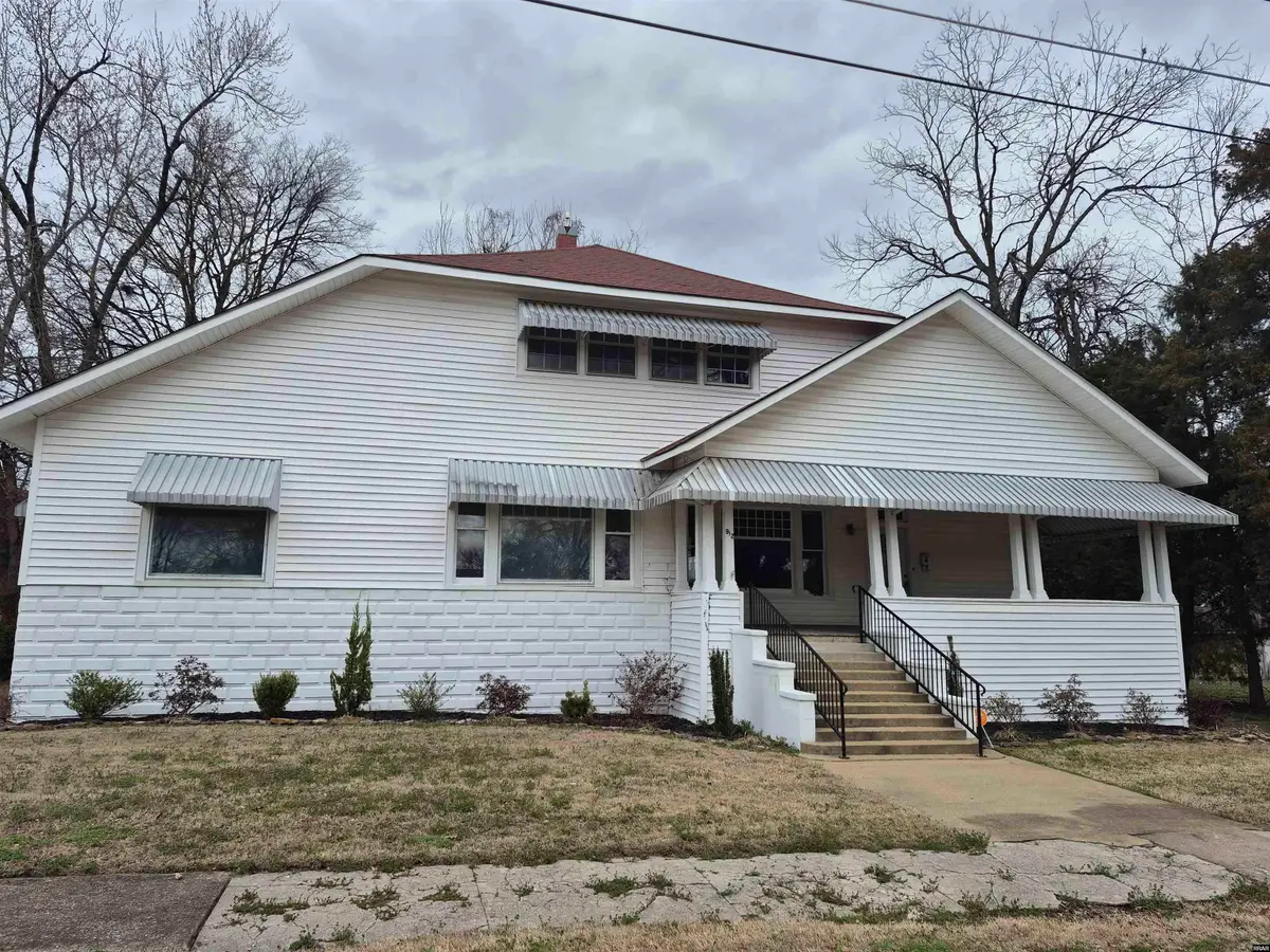 912 Exchange, Union City, TN 38261 - #1