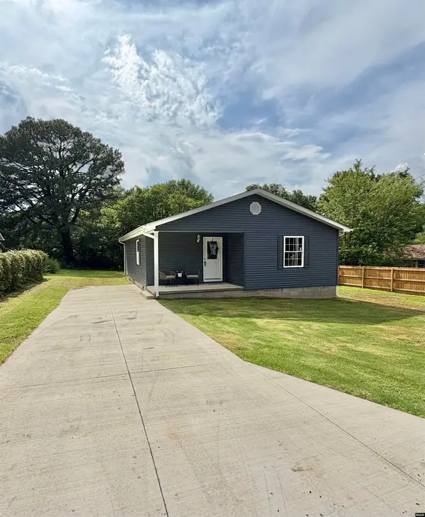 412 Greenlawn St, Greenfield, TN 38230