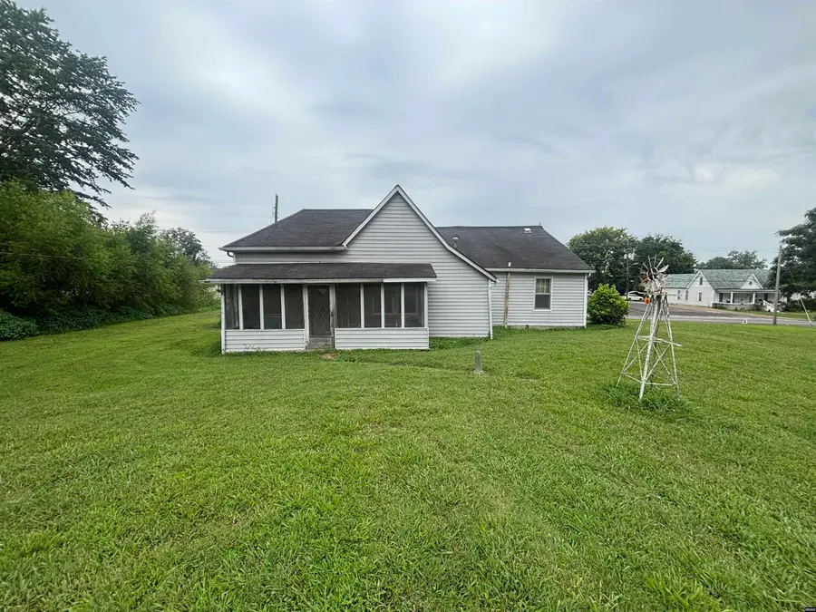 908 Broadway, Hickman, KY 42050 - #2