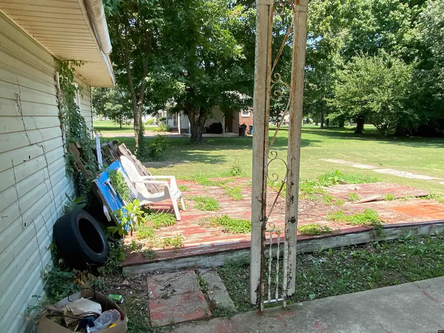 2002 Moscow, Hickman, KY 42050 - #3