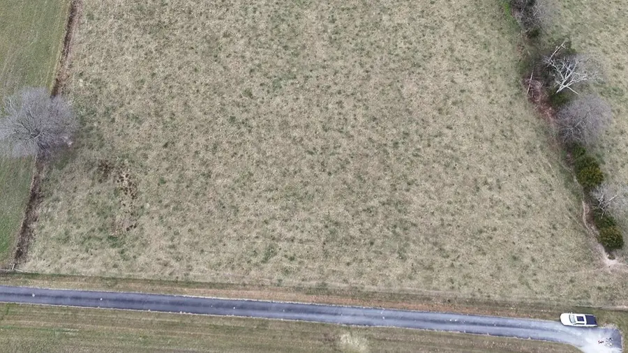 216 W Bernard Rd, Russell Springs, KY 42642 - Image #2