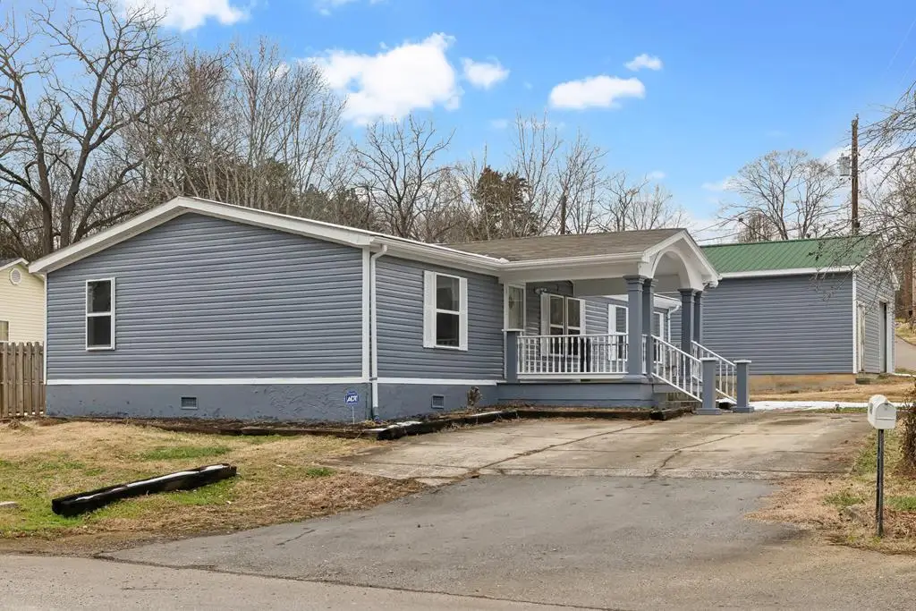 546 Water St, Charlotte, TN 37036 - Image #1