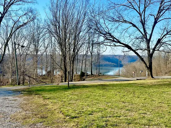 1080 Ford Rd, Baxter, TN 38544