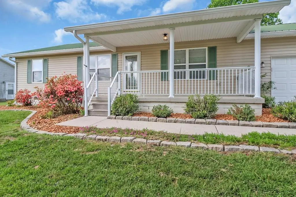 1228 Allardt Hwy, Jamestown, TN 38556 - #1