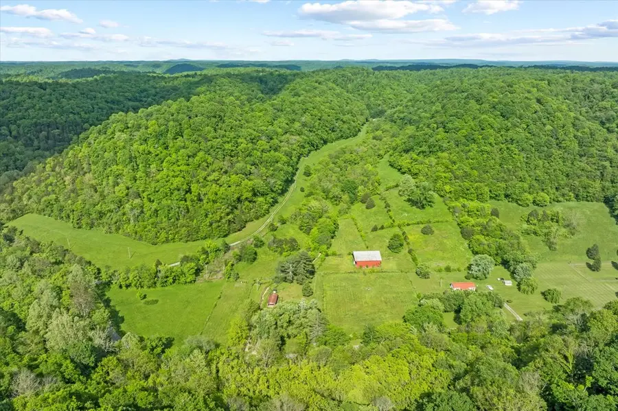 747 Hunting Creek Road, Whitleyville, TN 38588 - Image #2