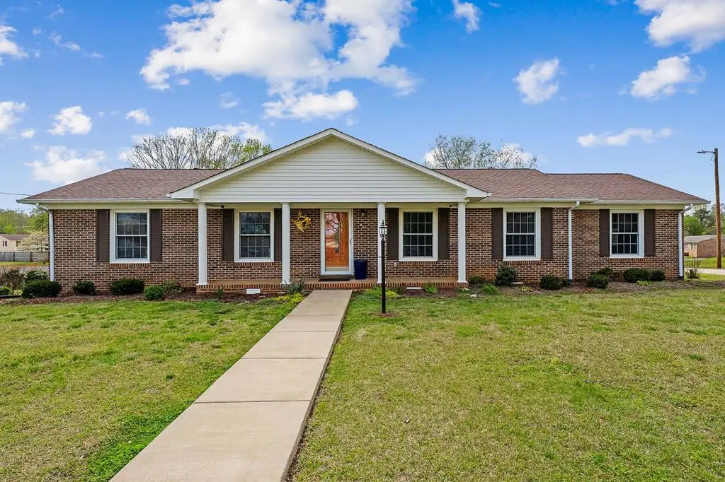 132 Crestview, McMinnville, TN 37110 - Image #1