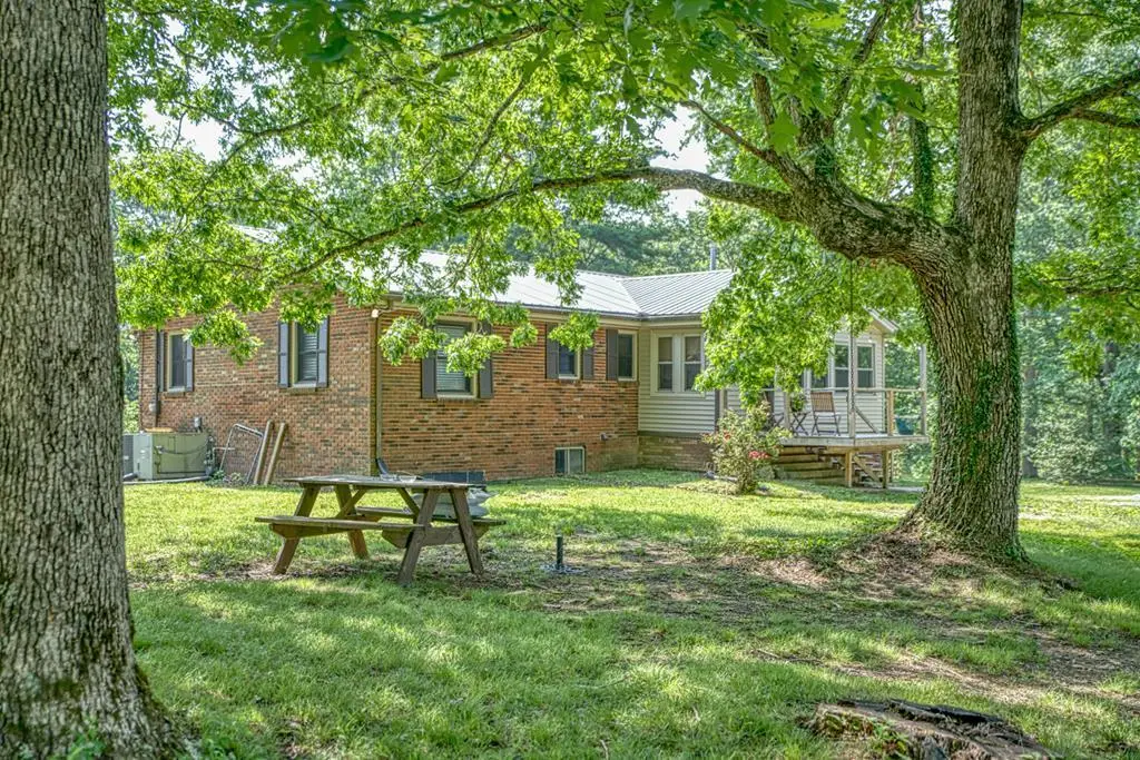260 Fate Ivy Rd, Monterey, TN 38574 - Image #1