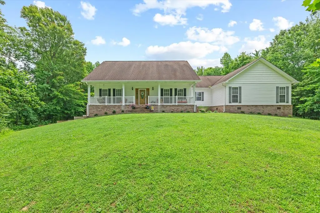 5546 Old Kentucky Road, Byrdstown, TN 38549 - Image #1