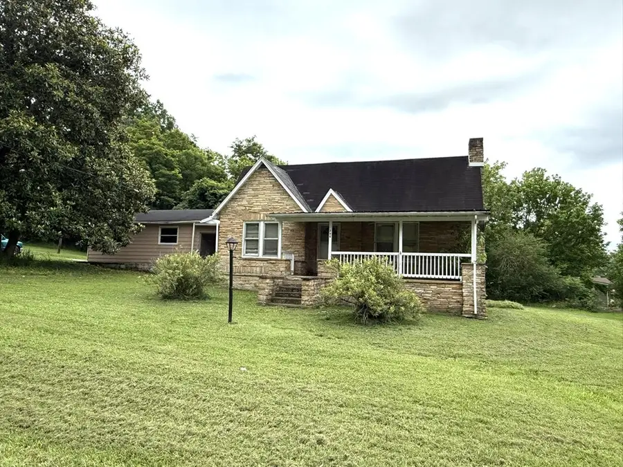 306 Sunset Dr, Byrdstown, TN 38549 - Image #2