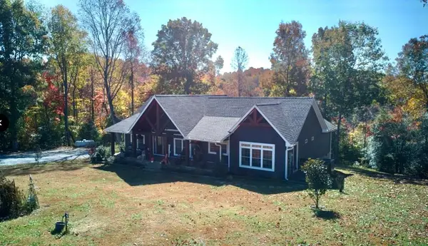 2205 North Lick Creek Rd, Byrdstown, TN 38549