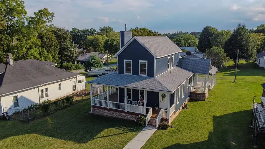 303 West Cleveland Avenue, Monterey, TN 38574 - Image #2