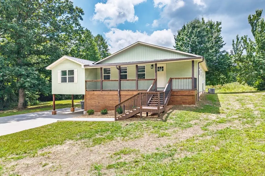 912 Jackson Ave, Monterey, TN 38574-1632 - Image #1