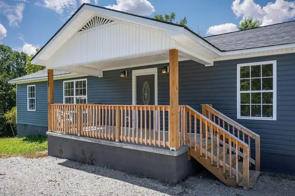 227 Oakwood St, SPARTA, TN 38583