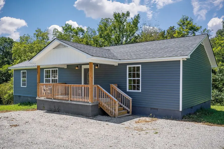 227 Oakwood St, Sparta, TN 38583 - Image #2