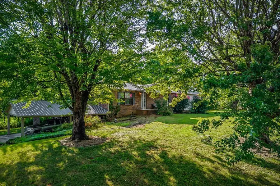 1058 Mcgregor Ln, Cookeville, TN 38501 - Image #2