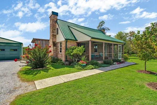 910 Highland Lane, CROSSVILLE, TN 38555