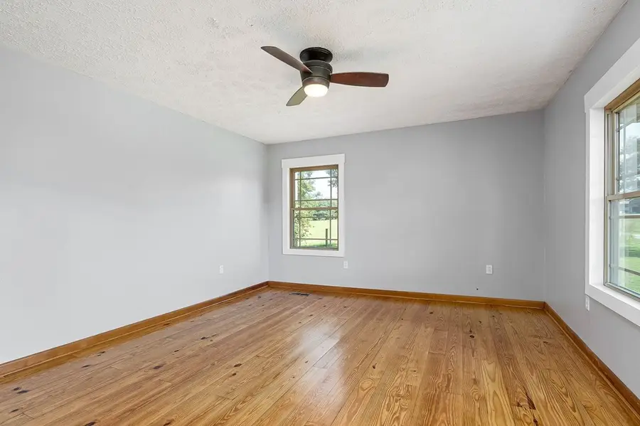 571 Larry Davis St, Spencer, TN 38585 - #3