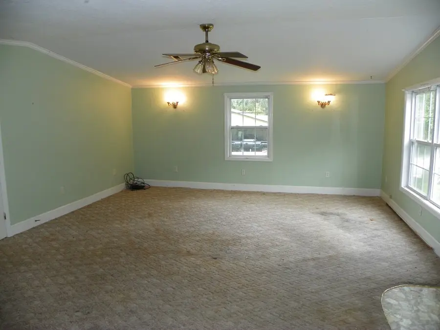 311 Officer Dr, Sparta, TN 38583 - Image #2