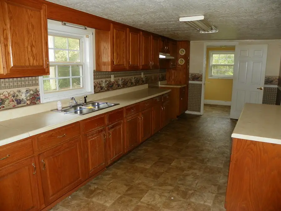 311 Officer Dr, Sparta, TN 38583 - Image #3