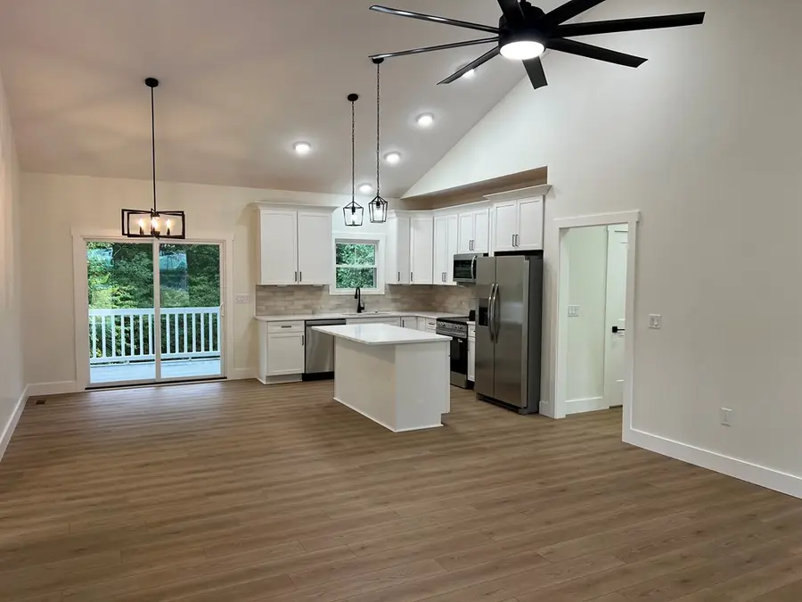 85 Laurel Dr, Jamestown, TN 38556 - Image #2