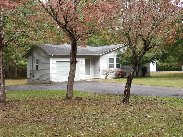 319 Sycamore Dr, CROSSVILLE, TN 38555