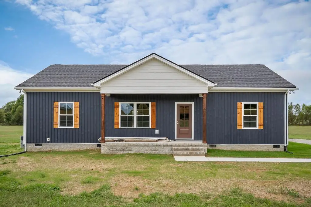 678 Black Oak Rd, Sparta, TN 38583 - Image #1