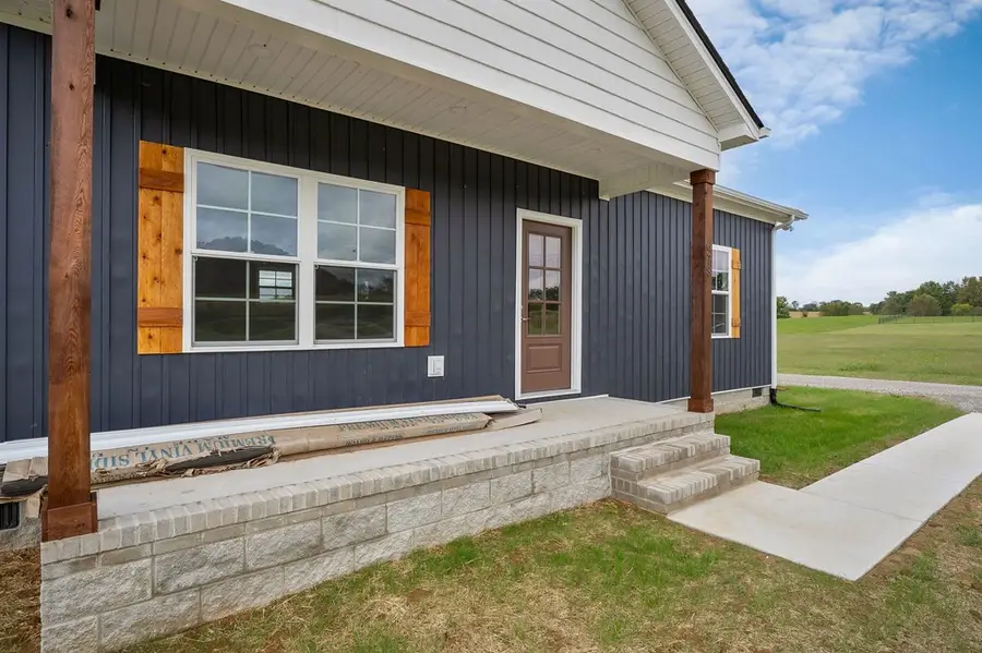 678 Black Oak Rd, Sparta, TN 38583 - Image #3