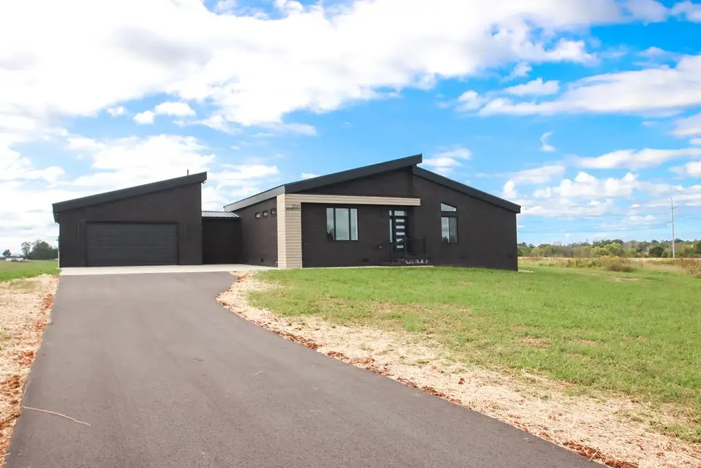 260 Huntington Lane, Sparta, TN 38583 - Image #1