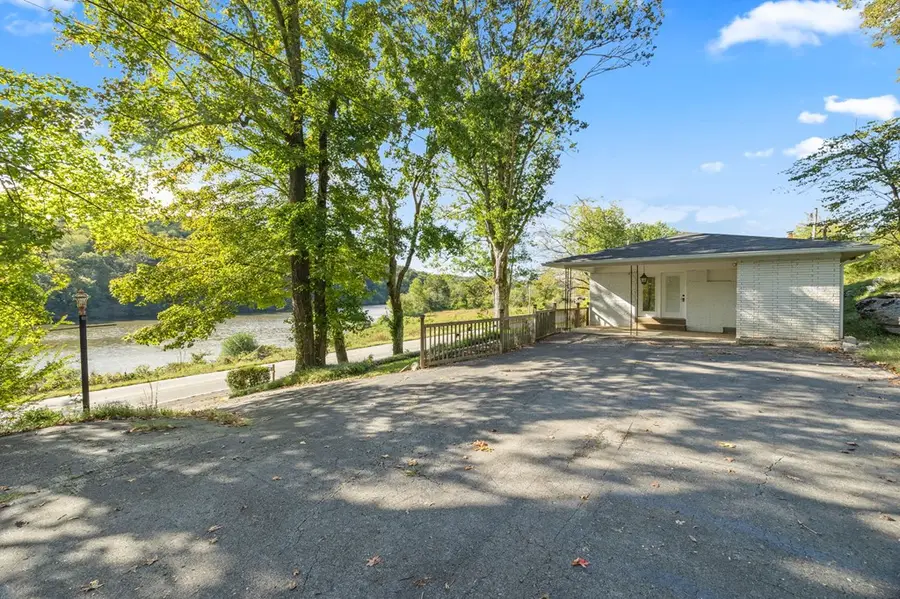 334 SW Wartrace Hwy, Pleasant Shade, TN 37145 - Image #3