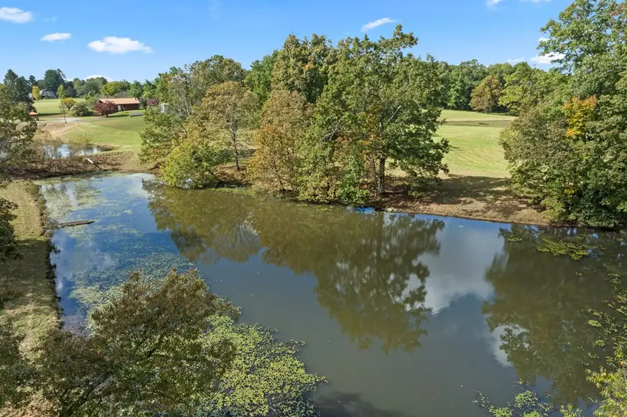 384 Miller Ct, Crossville, TN 38571-2387 - Image #3