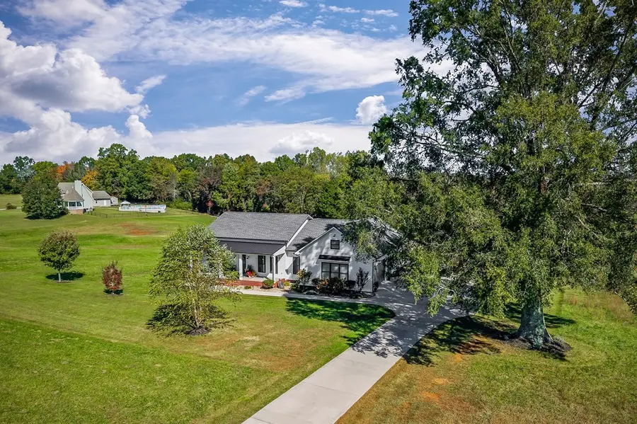 3868 Burgess Falls Rd, Sparta, TN 38583 - Image #2