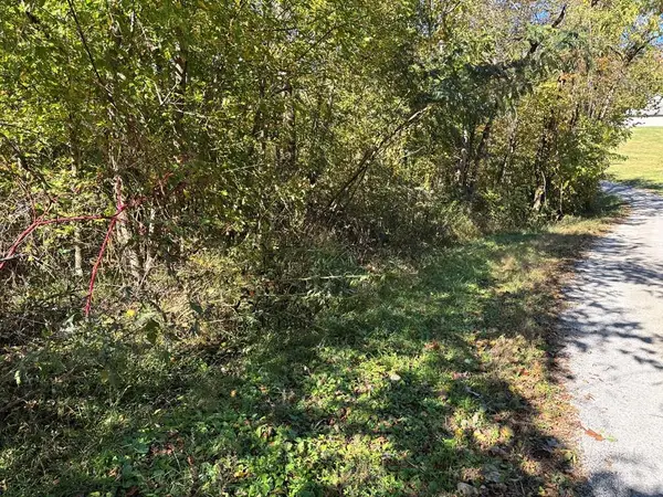 5 AC Dynamite Ln, LIVINGSTON, TN 38570
