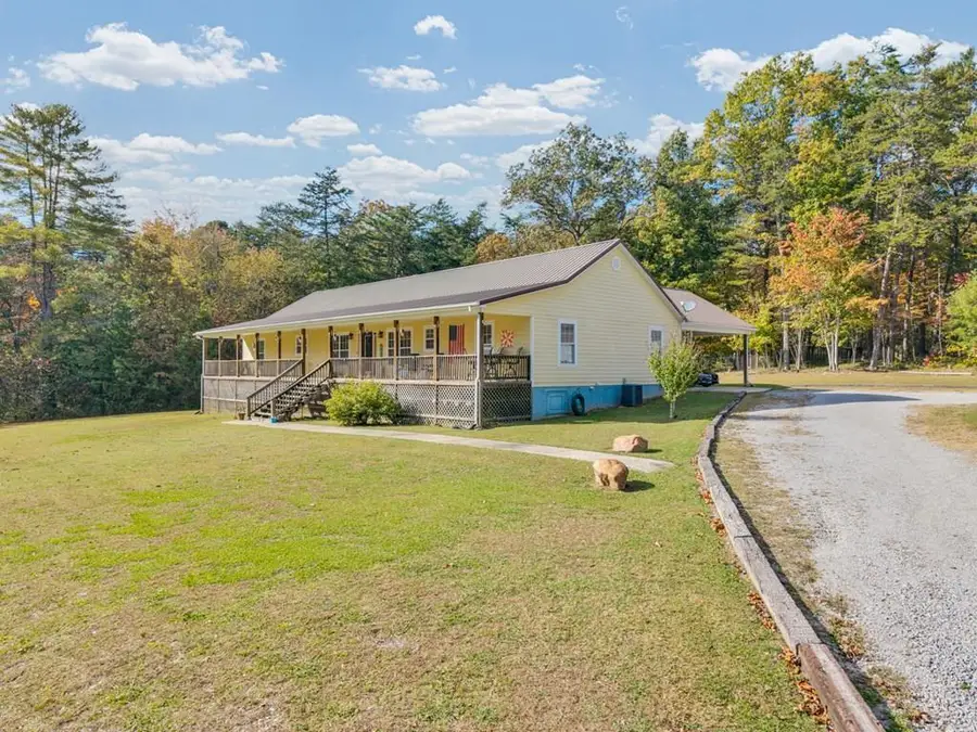 908 Riverchase Trl, Clarkrange, TN 38553 - Image #2