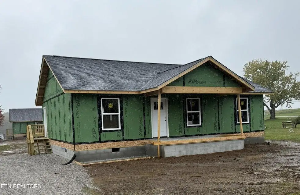 204 Garrett St, Jamestown, TN 38556 - Image #1