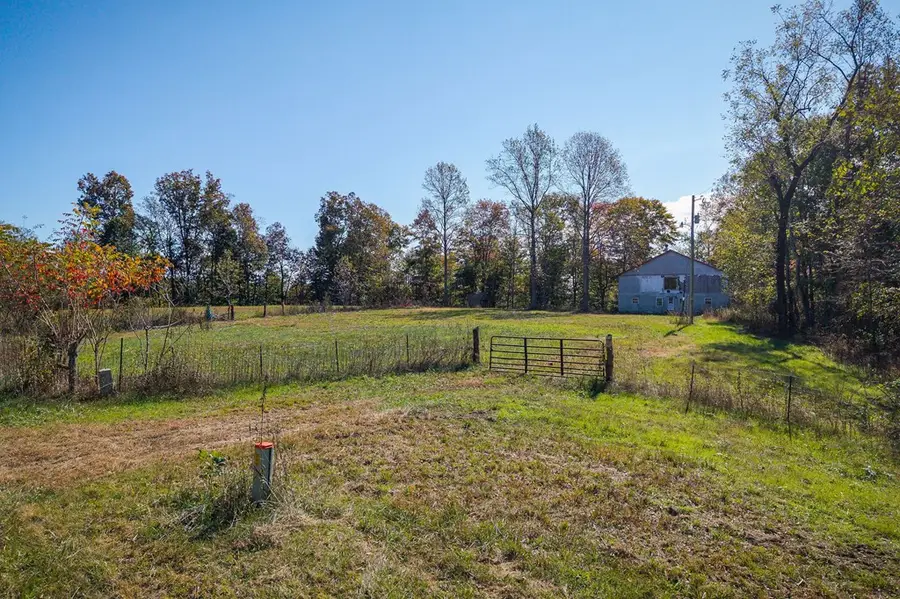 1749 Haydenburg Rd, Whitleyville, TN 38588 - Image #2