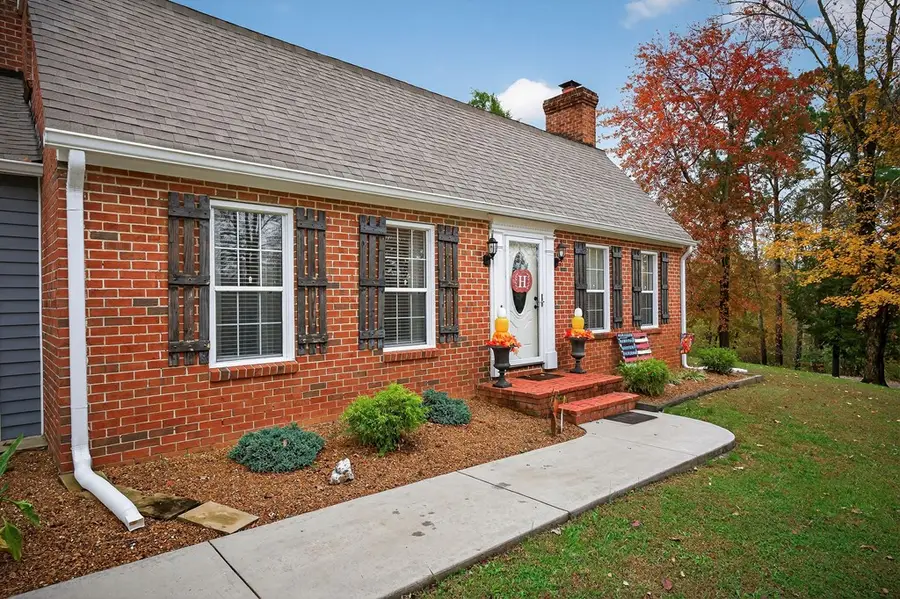 115 Sunset Dr, Livingston, TN 38570 - Image #2