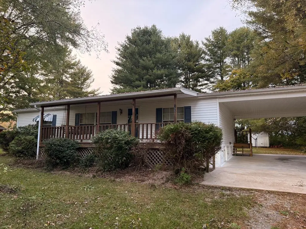 135 Oak Hill Dr, Jamestown, TN 38556 - Image #1