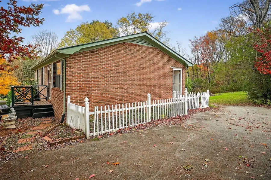 3382 Dietz Dr, Cookeville, TN 38506 - Image #3