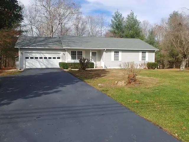 1063 Scarlett Dr, Crossville, TN 38555 - Image #1