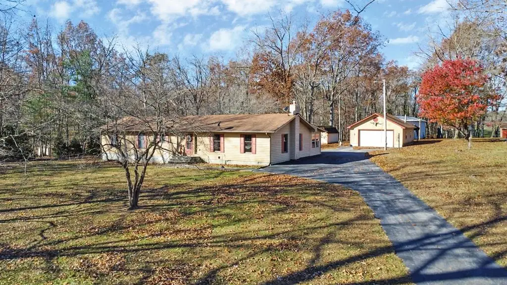 370 Red Brush Drive, Crossville, TN 38555 - Image #1