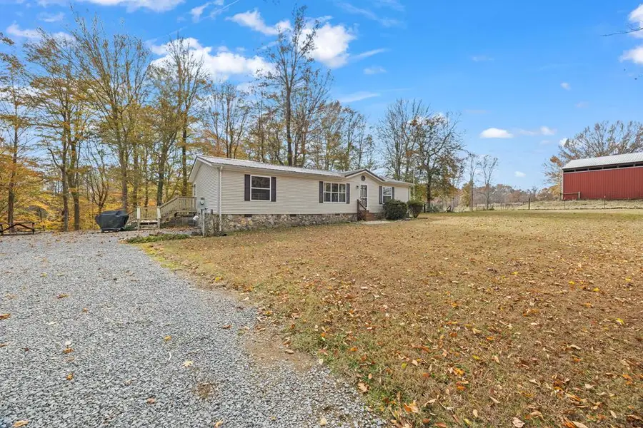 2533 Hanestown Rd, Westmoreland, TN 37186 - Image #2